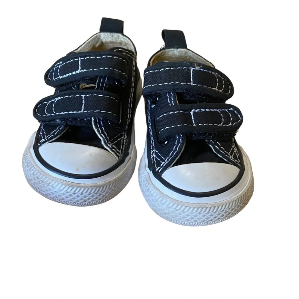 CONVERSE Chuck Taylor Classic Black and White Toddler Two Strap Sneakers Size 2